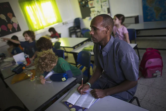 Bolj skrbno bo treba načrtovati, kaj migranti potrebujejo &ndash; od znanja jezika do tehničnega usposabljanja &ndash; za čim hitrejšo vključitev v novo okolje. Pred vsem tem pa bo treba, podobno kot pri vsaki osebi na začetku delovne poti, verjetno ugotoviti posameznikove sposobnosti. FOTO: Reuters