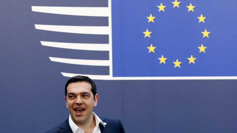 Fotografija: Dolg in obveznosti Helenske republike so tolikšni, da bo ukvarjanje z njo trajalo še desetletja. FOTO: Francois Lenoir/Reuters