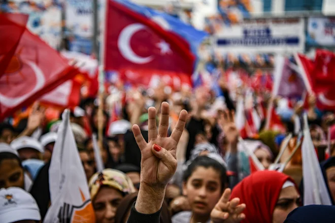 Erdogan je zmagal na vseh volitvah, odkar je njegova konservativna islamska stranka Pravičnost in razvoj (AKP) leta 2002 prišla na oblast. FOTO: AFP