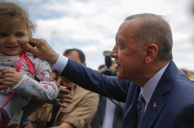 Erdogan je zmagal na vseh volitvah, odkar je njegova stranka Pravičnost in razvoj leta 2002 prišla na oblast. FOTO: Emrah Gurel/Ap