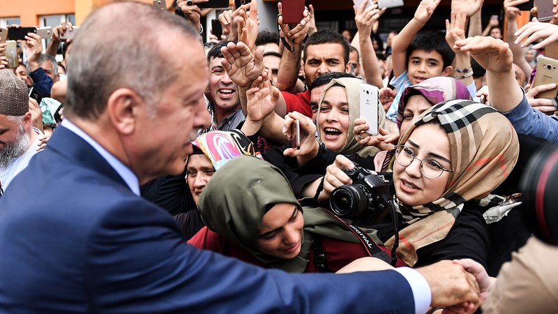 Fotografija: Ince je priznal, da je Erdogan (na sliki) dobil več kot 10 milijonov glasov več od njega. FOTO: AFP