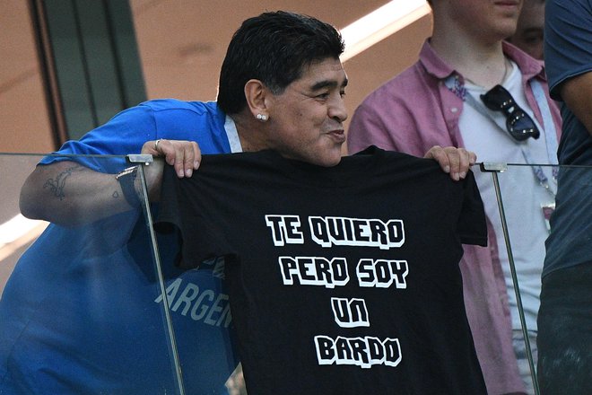 Maradona, ki je Argentino leta 1986 popeljal do drugega naziva svetovnih prvakov v njeni zgodovini, je v preteklosti že imel resne zdravstvene težave. FOTO: AFP
