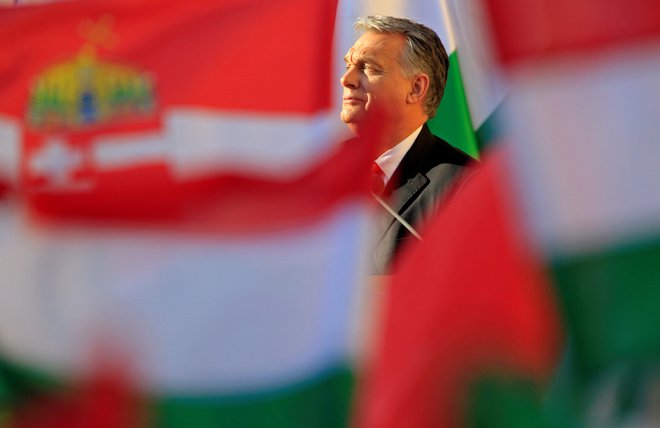Viktor Orbán ima kar močno zaslombo v politični družini, Evropski ljudski stranki (EPP). FOTO: Reuters