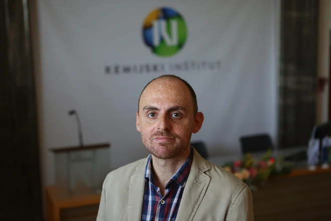 Revija ima več kot 80 urednikov v 15 strokovnih skupinah, je povedal Bottari, urednik revije Nature Communications. FOTO: Jože Suhadolnik