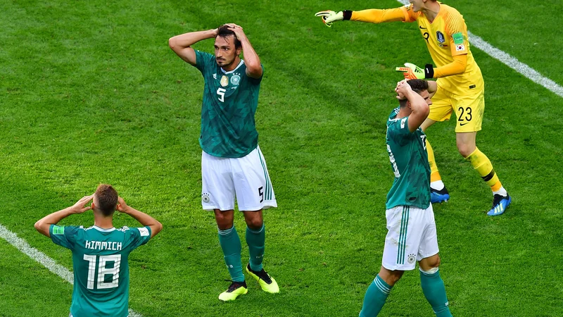 Fotografija: Ponižani Nemci so lahko le sklonili glave. Foto Luis Acosta/AFP