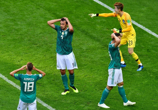 Ponižani Nemci so lahko le sklonili glave. Foto Luis Acosta/AFP