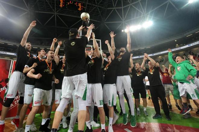 Petrol Olimpija tudi v prihodnji sezoni, pod okriljem Mrtića, v ligi prvakov. Foto Mavric Pivk/Delo