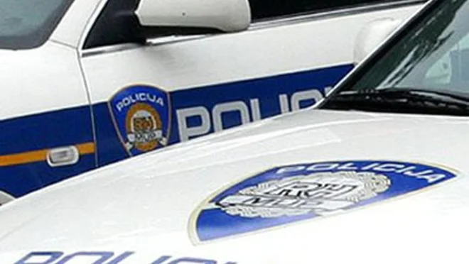 Hrvaška policija ima indice, da sta se dve skupini mlajših moških iz Velike Britanije spopadli zaradi območja, na katerem so prodajali mamila. FOTO: Cropix