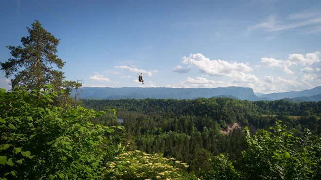 Med nebom in Savo. FOTO: Aleš Košir