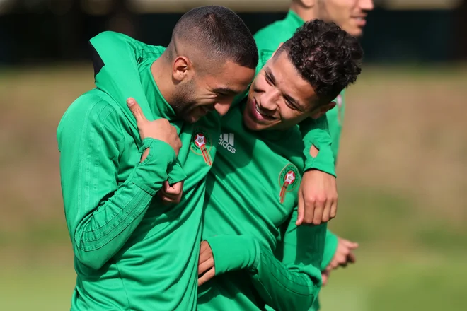 Amine Harit (desno ob Hakimu Ziyechu) mora jutri pred sodnika. Foto Mariana Bazo/Reuters