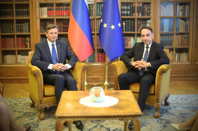 Predsednik Borut Pahor in Brane Golubović, vodja poslanske skupine LMŠ FOTO: Jure Eržen/Delo
