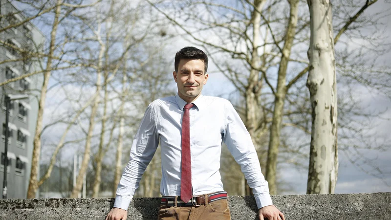 Fotografija: Dr. Marko Maver je zaposlen v norveški okoljevarstveni organizaciji Bellona. Na Univerzi v Marylandu v ZDA je končal dodiplomski študij okoljevarstvenih politik, magistriral je v Sheffieldu iz mednarodnega razvoja ter na isti univerzi tudi doktoriral iz okoljevarstvenega prava z doktorsko nalogo o zajemanju in shranjevanju CO2.
