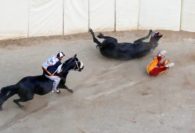 Padci so zelo pogosti. Foto Stefano Rellandini Reuters