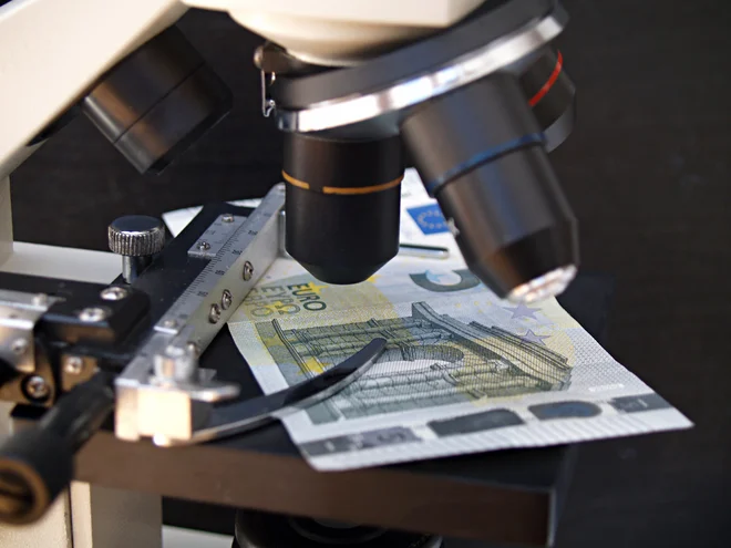 V današnjem modernem svetu je ravno znanost osnovno gonilo družbenega razvoja, a Slovenija je v nekaj letih končala prav na repu članic EU po vlaganju v znanost. FOTO:&nbsp;Shutterstock