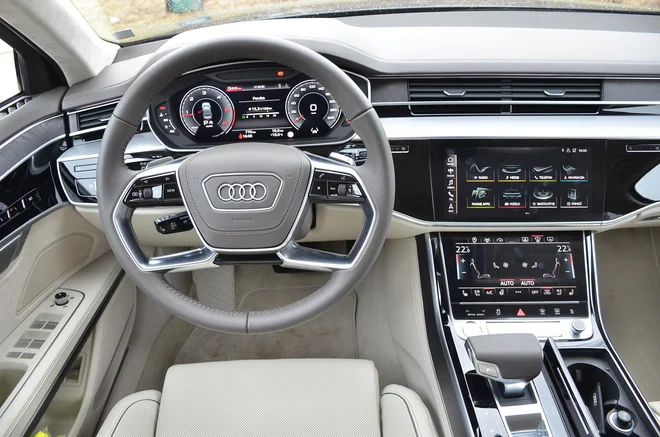 Trenutno je med najbolj dovršenimi modeli novi audi A8. Odlično deluje sistem za zaviranje v sili, ta avtomobil pa vas tudi opozori, če ste v njem pozabili mobilni telefon. FOTO: Gašper Boncelj