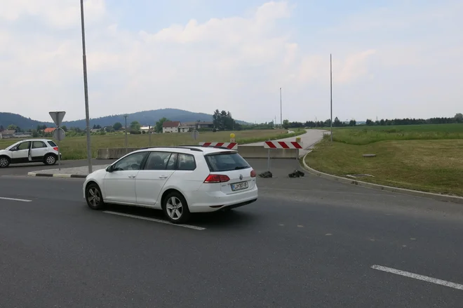 Nedokončani odsek obvoznice Mengeš.<br />
Foto Janez Petkovšek