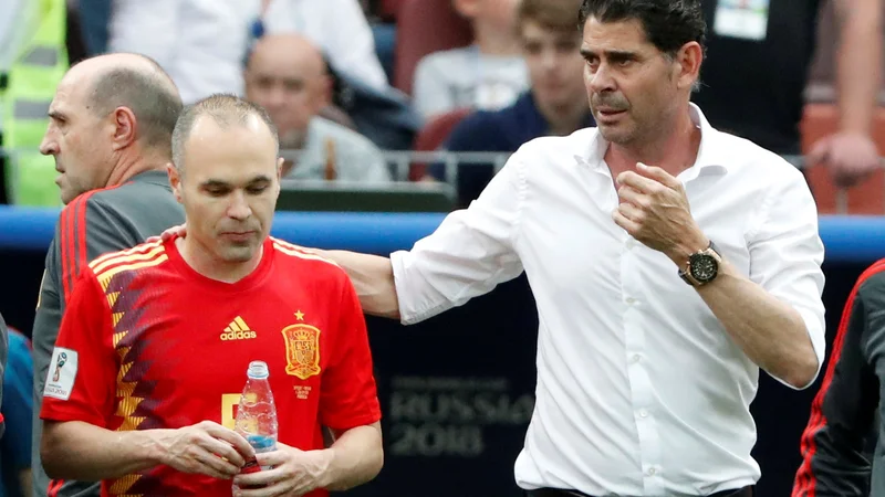 Fotografija: Fernando Hierro in Andres Iniesta sta se po SP poslovila od španske reprezentance.
Foto Reuters