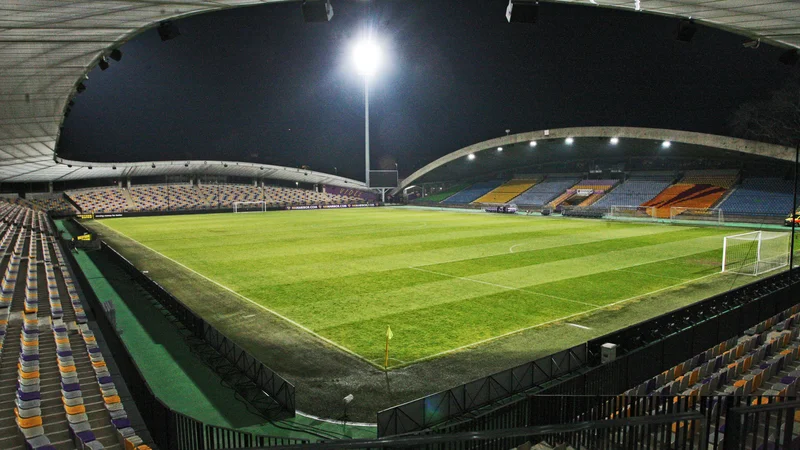 Fotografija: Zahodna tribuna Ljudskega vrta. FOTO: Tadej Regent