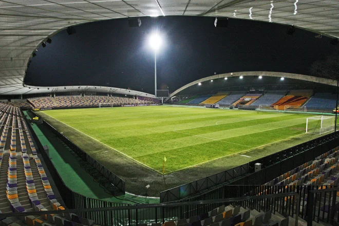 Zahodna tribuna Ljudskega vrta. FOTO: Tadej Regent