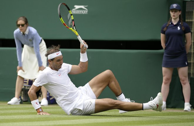 Rafaelu Nadalu še ni zdrsnilo. Foto Tim Ireland/AP