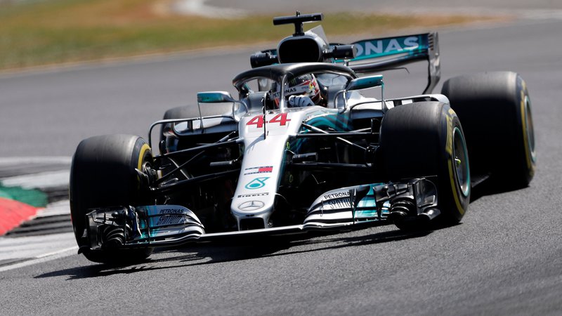 Fotografija: Lewis Hamilton je bil najhitrejši na včerajšnjem prvem prostem treningu. Foto: Reuters