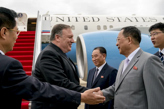Mike Pompeo se je srečal z desno roko severnokorejskega voditelja <strong>Kim Jong Čolom</strong>.<strong>&nbsp;</strong>FOTO: Andrew Harnik/Ap