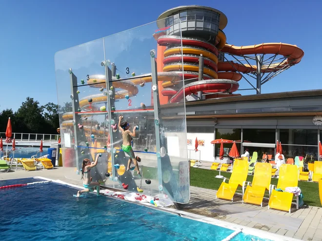 Plezalna stena v Sonnen Therme v Lutzmannsburgu. FOTO: Mitja Felc