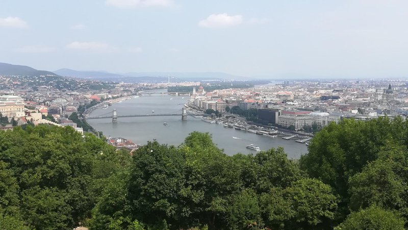 Fotografija: Pogled na Budimpešto z Gellértovega hriba