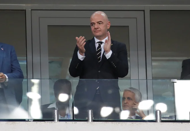 Bo Gianni Infantino na finale povabil tudi reševalce? FOTO: Reuters