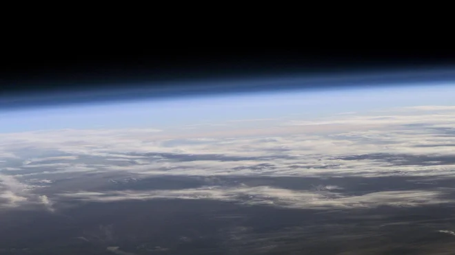 Plini CFC so izjemno škodljivi za zaščitno plast okoli Zemlje. FOTO: Nasa