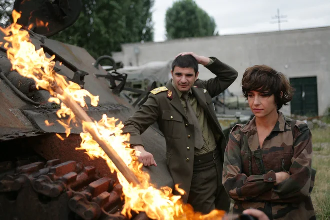Z velikim kristalnim globusom so nagradili film&nbsp;<em>Briga me, če se zapišemo v zgodovino kot barbari </em>(<em>Îmi este indiferent dacă în istorie vom intra ca barbari</em>), ki ga je posnel Radu Jude. FOTO: promocijsko gradivo
