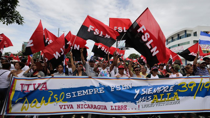 Fotografija: Ortegovi podporniki v soboto v Managui. FOTO: Inti Ocon/AFP