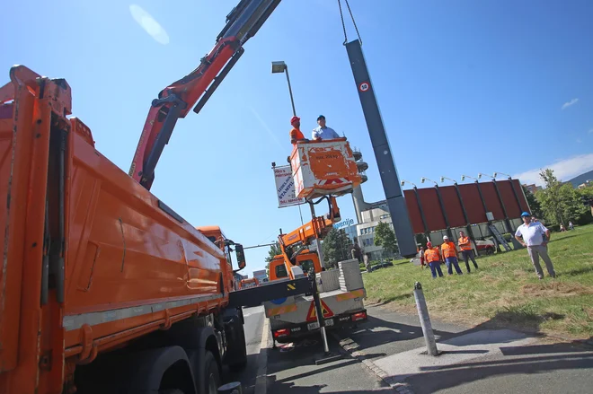 Demontaa radarjev, 9.7.2018, Maribor [radarji] Foto Tadej Regent/delo
