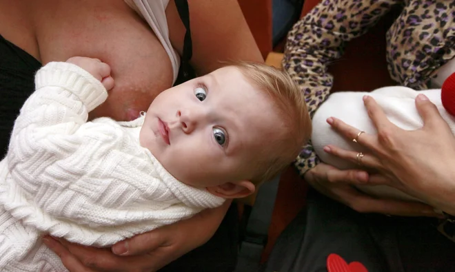 Posredovanje ZDA je soočenje javnega zdravja in zasebnega dobička. FOTO: Reuters
