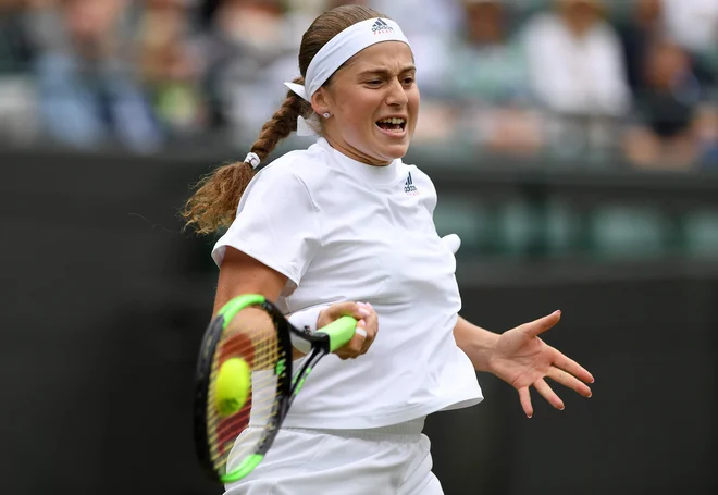 Jelena Ostapenko se je v polfinale Wimbledona prebila brez izgubljenega niza. Foto AFP