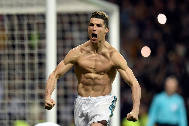 Pri 33 letih Ronaldo ne kaže znakov popuščanja, pred njim je še precej let igranja nogometa. Foto: AFP