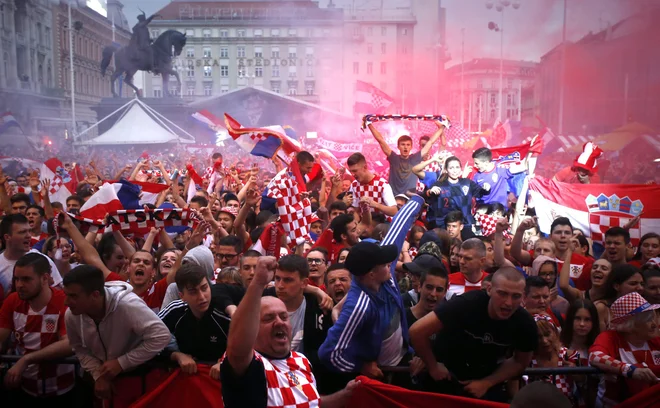 Trg bana Jelačića je po uvrstitvi v finale eksplodiral. FOTO: Damjan Tadić/Cropix