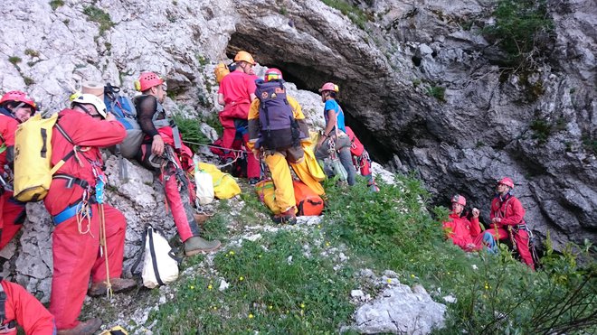 V Sloveniji je približno 200 jamskih reševalcev, med njimi 15 žensk. FOTO: Jamarska zveza Slovenije