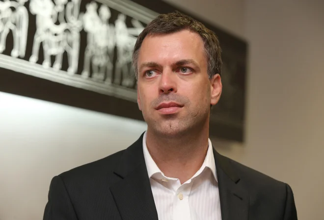 &raquo;Komercialni ponudniki bodo morali izgraditi omrežje v treh letih od izkazanega tržnega interesa,&laquo; pravi novomeški župan Gregor Macedoni. Foto Igor Zaplatil