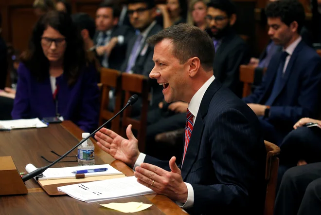 Še pred prihodom zdaj že razvpitega agenta zvezne policije FBI Petra Strzoka (na sliki) v poslanski dom kongresa je bilo jasno, da bo ozračje napeto do skrajnosti. FOTO: Reuters