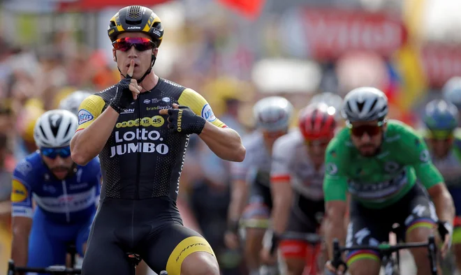 Dylan Groenewegen je s svojo drugo zmago na dirki po Franciji utišal kritike. FOTO: Reuters