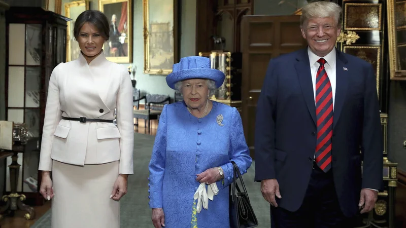 Fotografija: Kraljica Elizabeta II. je zakonca Trump sprejela v Windsorskem dvorcu. FOTO: AP