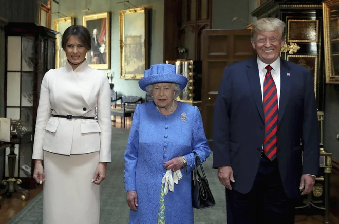 Kraljica Elizabeta II. je zakonca Trump sprejela v Windsorskem dvorcu. FOTO: AP