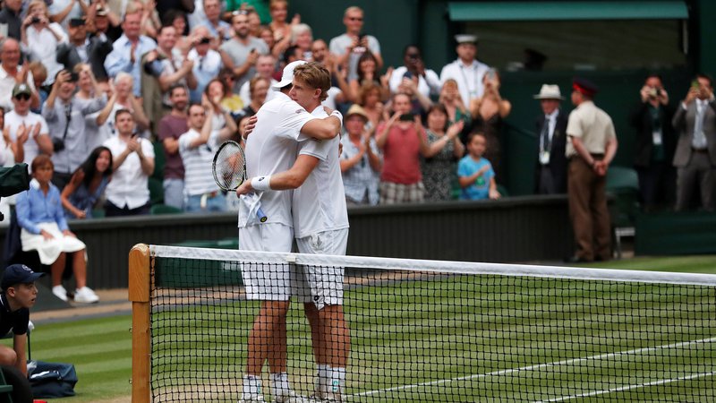Fotografija: Kevin Anderson in John Isner sta v polfinalu Wimbledona odigrala dvoboj, ki se bo zaradi dolžine zapisal v zgodovinske knjige.
Foto Reuters