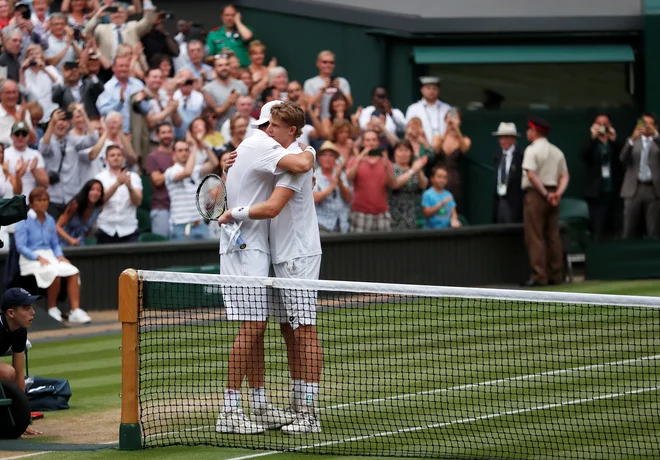 Kevin Anderson in John Isner sta v polfinalu Wimbledona odigrala dvoboj, ki se bo zaradi dolžine zapisal v zgodovinske knjige.<br />
Foto Reuters