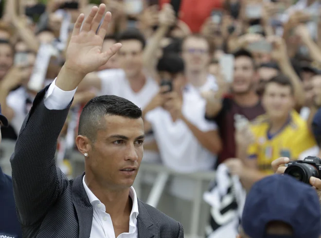 Cristiano Ronaldo je novi bog Juventusovih navijačev. FOTO: AP