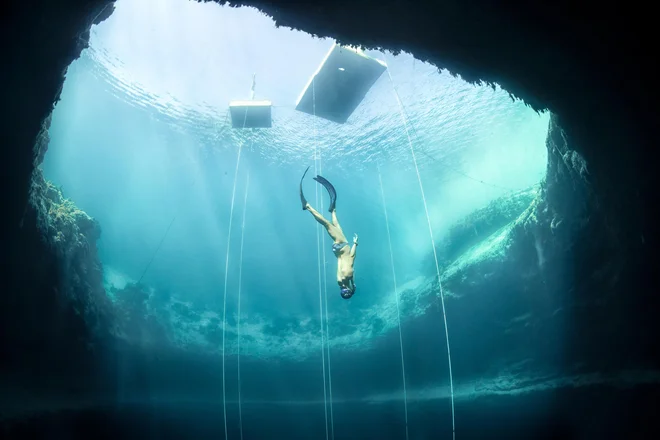 Samo Jeranko med treningom v Modrem breznu na Bahamih. Foto www.apnea.si