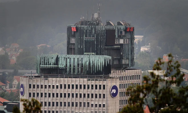NLB bo ena prvih vročih tem v novem parlamentu. FOTO: Jože Suhadolnik