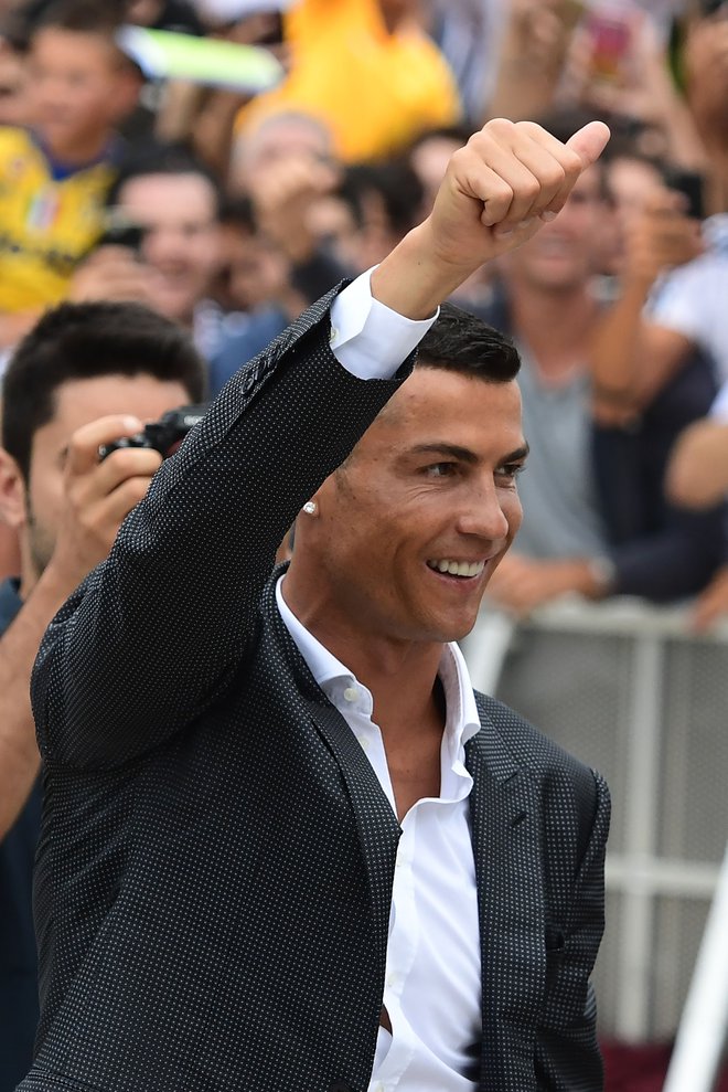 Portugalski as Cristiano Ronaldo ostaja prvi zvezdnik poletnega prestopnega roka.