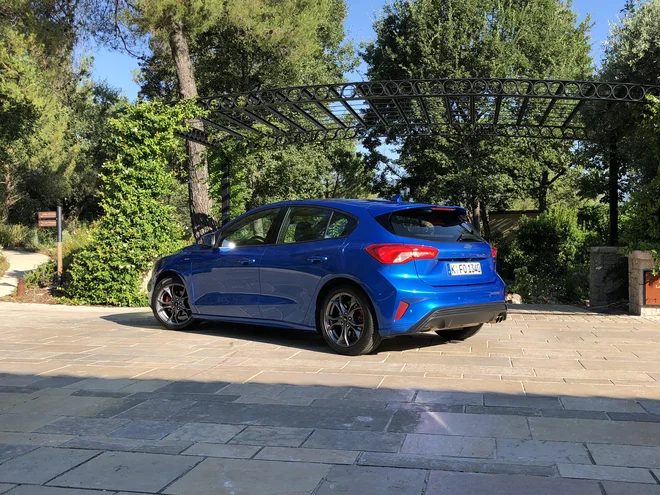 Poleg motorja z močjo 133 kW sta dober vtis pustila tudi podvozje in predvsem odzivnost volana. FOTO: Aljaž Vrabec